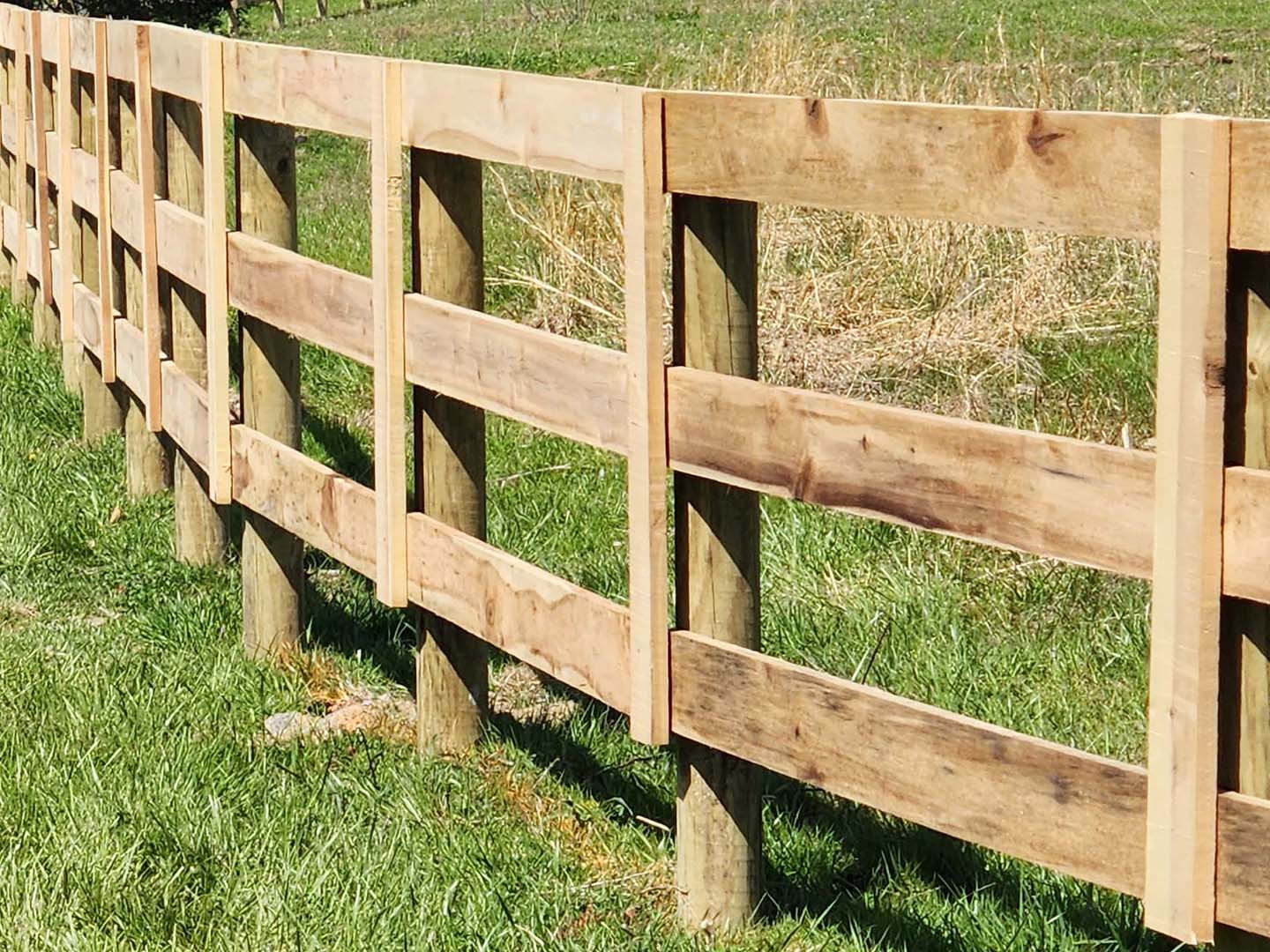 Bloomington residential and agricultural fencing options