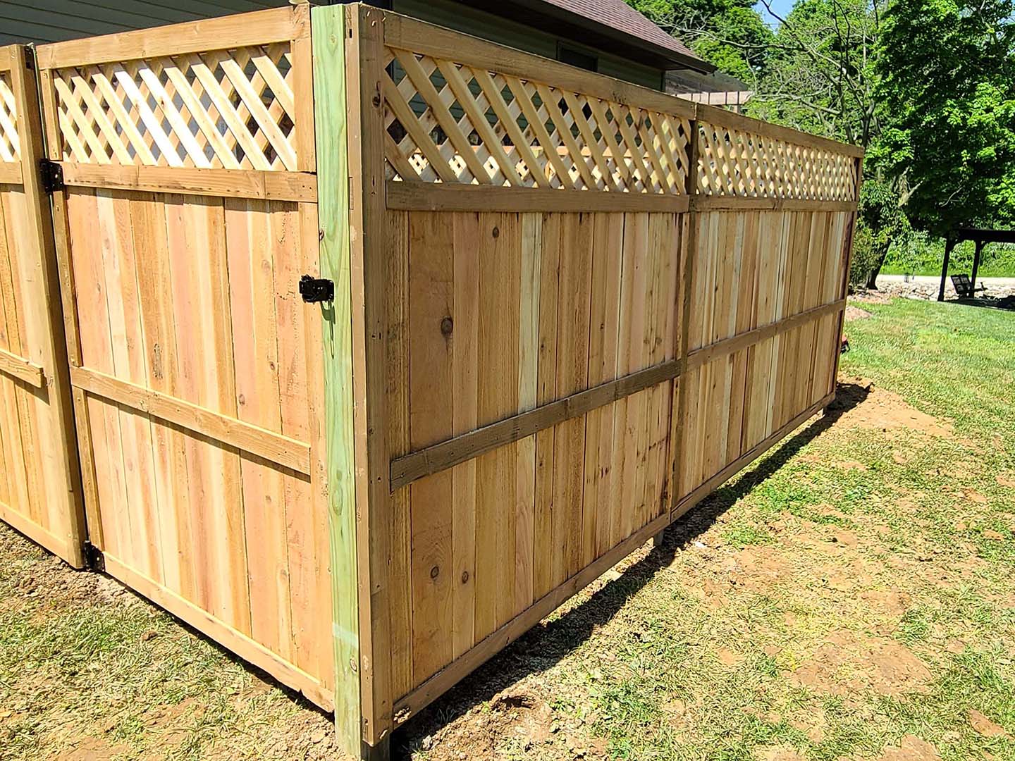 Loogootee Indiana residential fencing